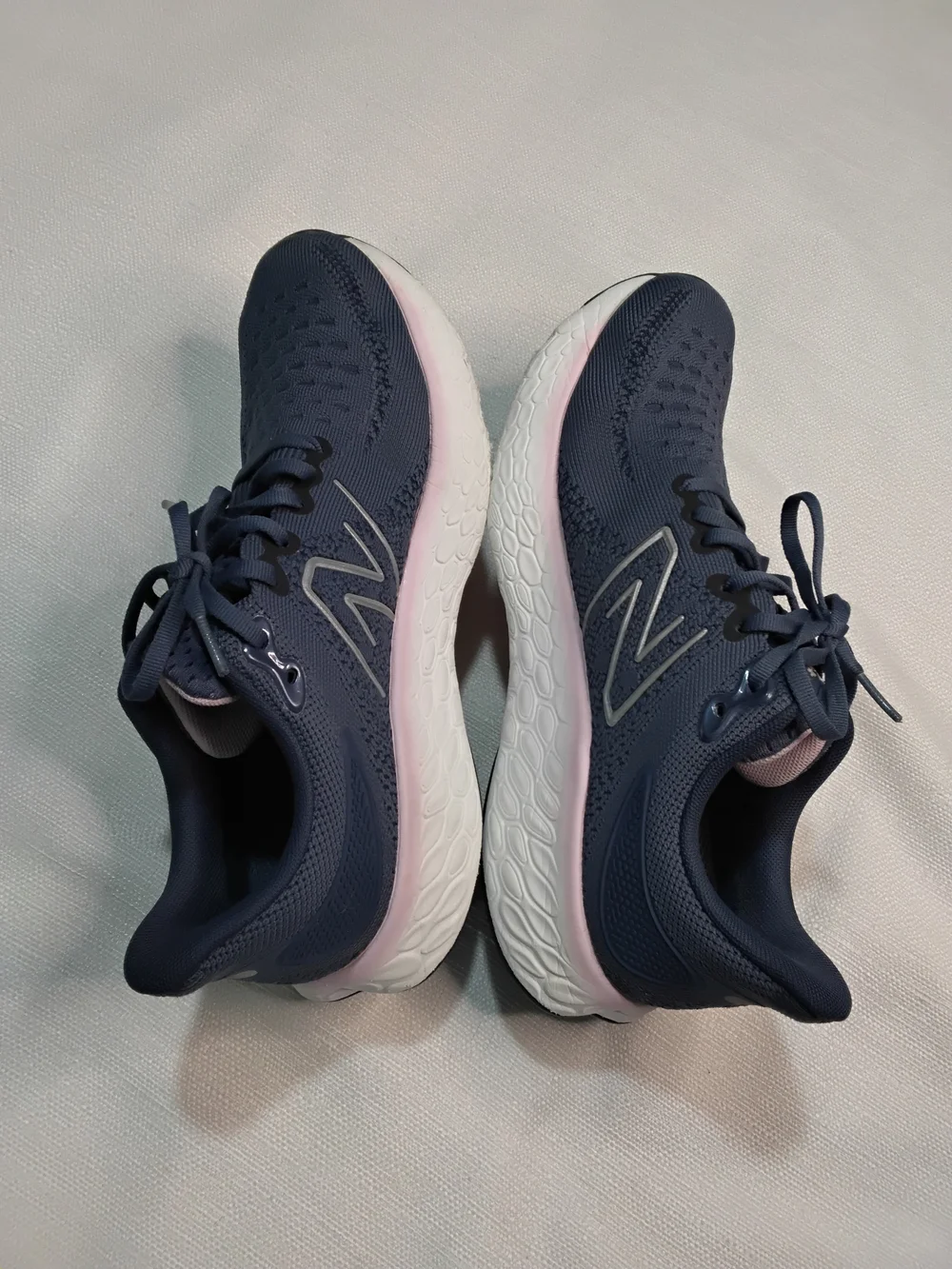 New Balance 1080 V12 Women's Navy Running Sneakers with Pale Pink Trim Sz 10.5